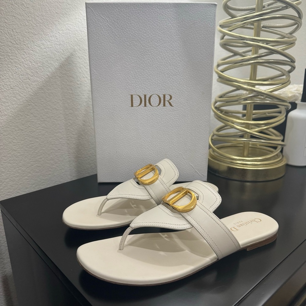 Christian Dior 30 Montaigne CD Leather Thong Sandal White/Gold 39.5